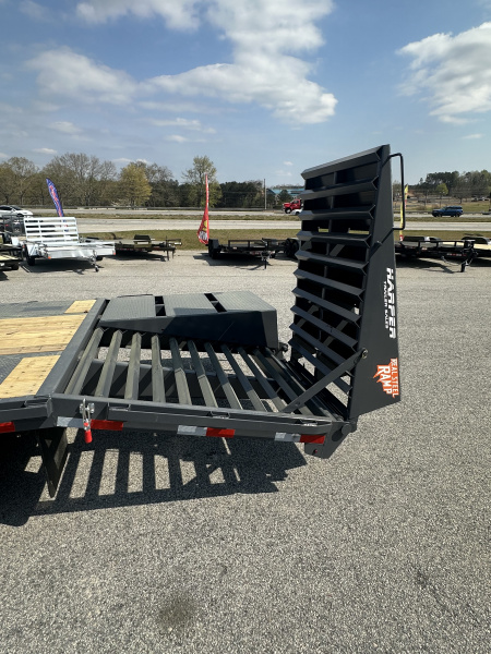 New 2026 DOWN 2 EARTH GOOSENECK 30' 22K DUAL TANDEM EQUIPMENT HAULER