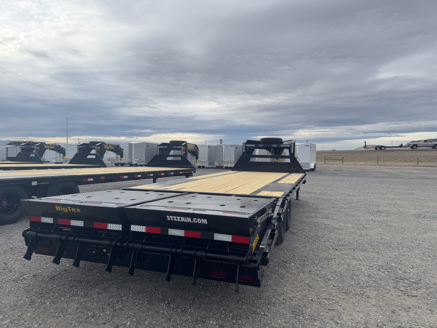 New 2026 BIG TEX TRAILERS 14GN 20+5 Flatbed Trailer