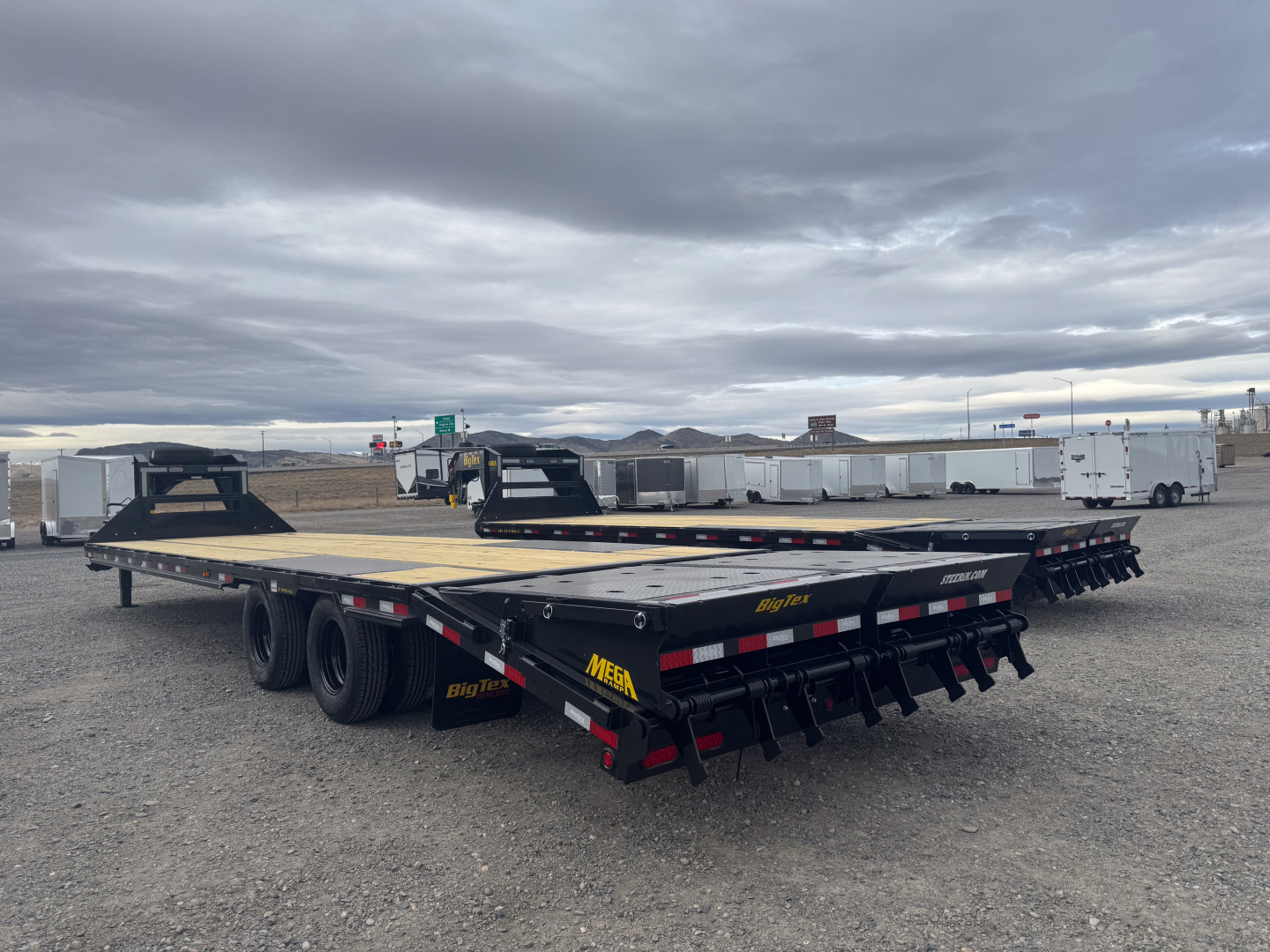 New 2026 Big Tex Trailers 22GN 28+5 Flatbed Trailer (23.9 GVW)