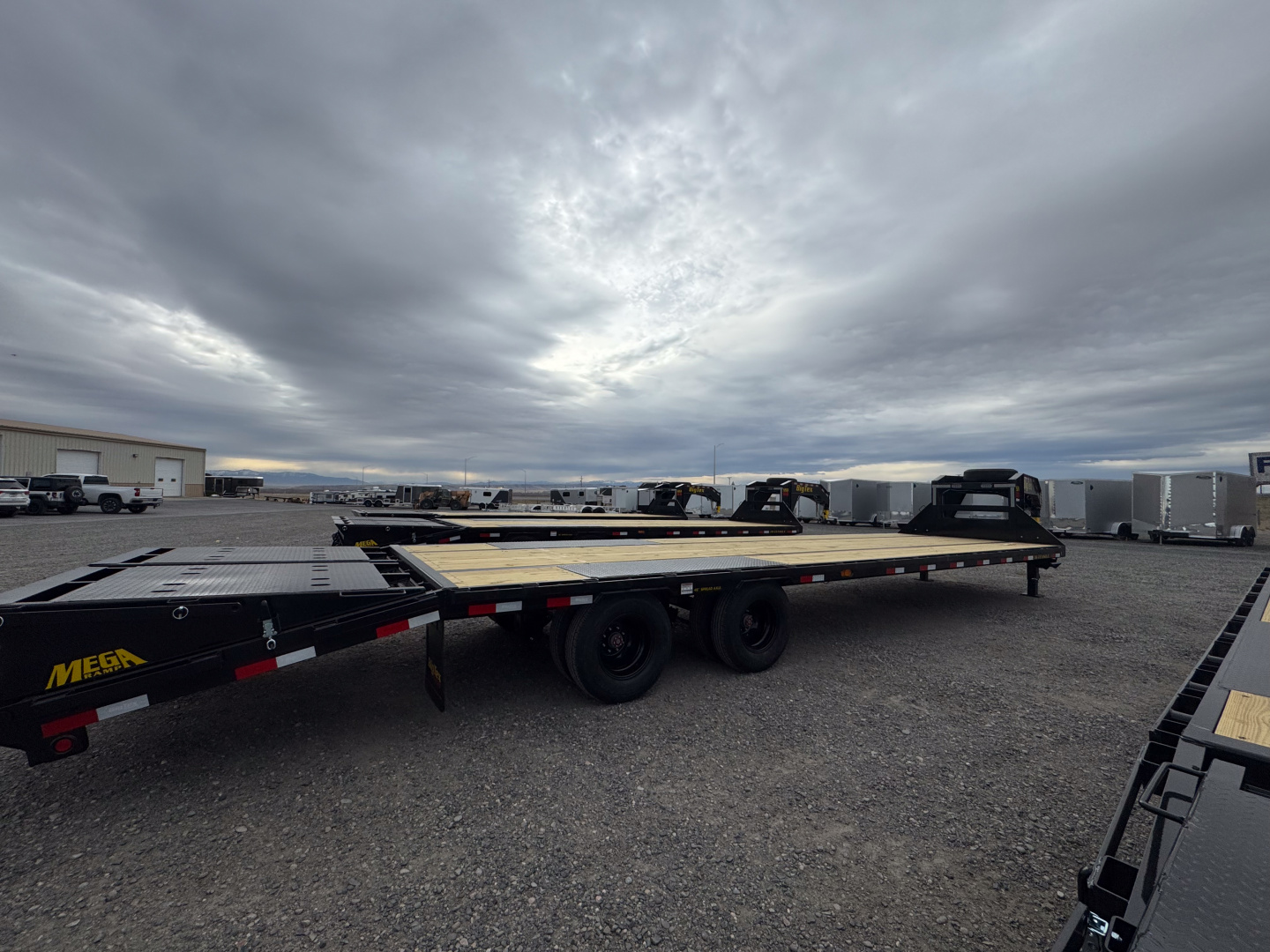 New 2026 Big Tex Trailers 22GN 28+5 Flatbed Trailer (23.9 GVW)