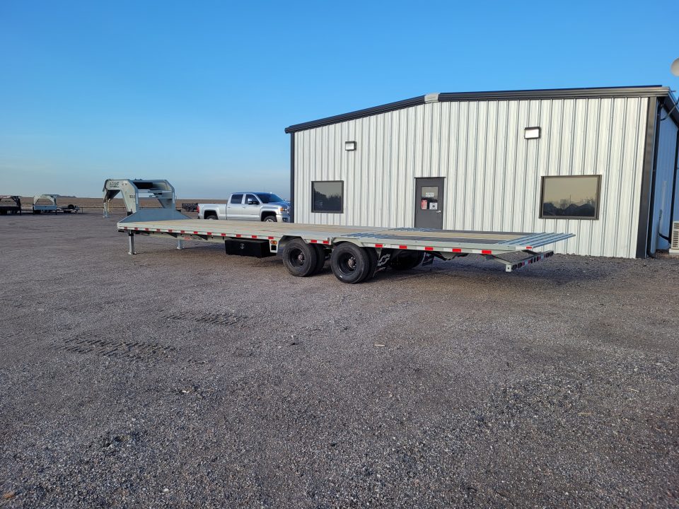 New 2026 Buckshot 102"X36' Gooseneck Hydraulic Dovetail Trailer