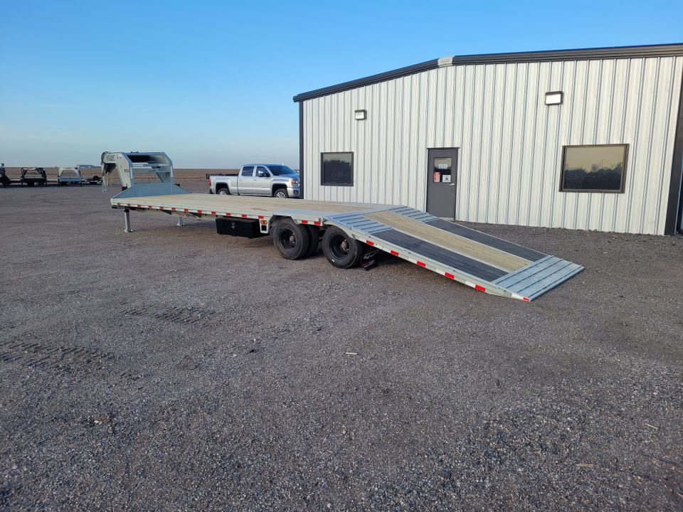 New 2026 Buckshot 102"X36' Gooseneck Hydraulic Dovetail Trailer