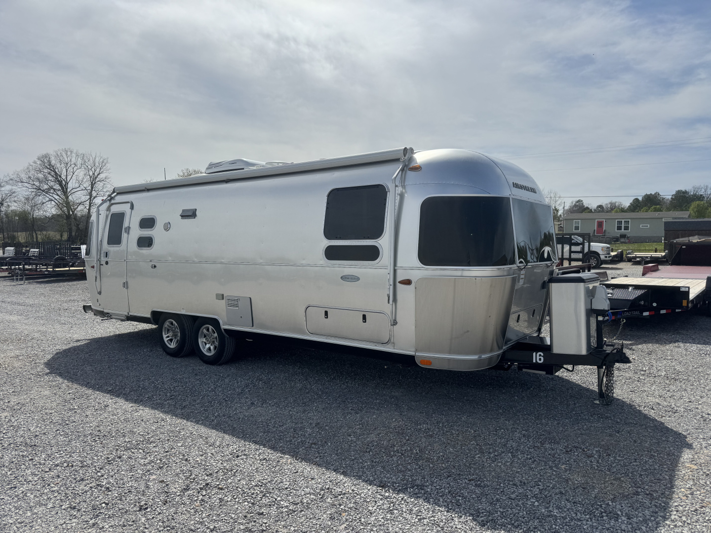 Used 2018 Airstream Flying Cloud 27FB Travel Trailer