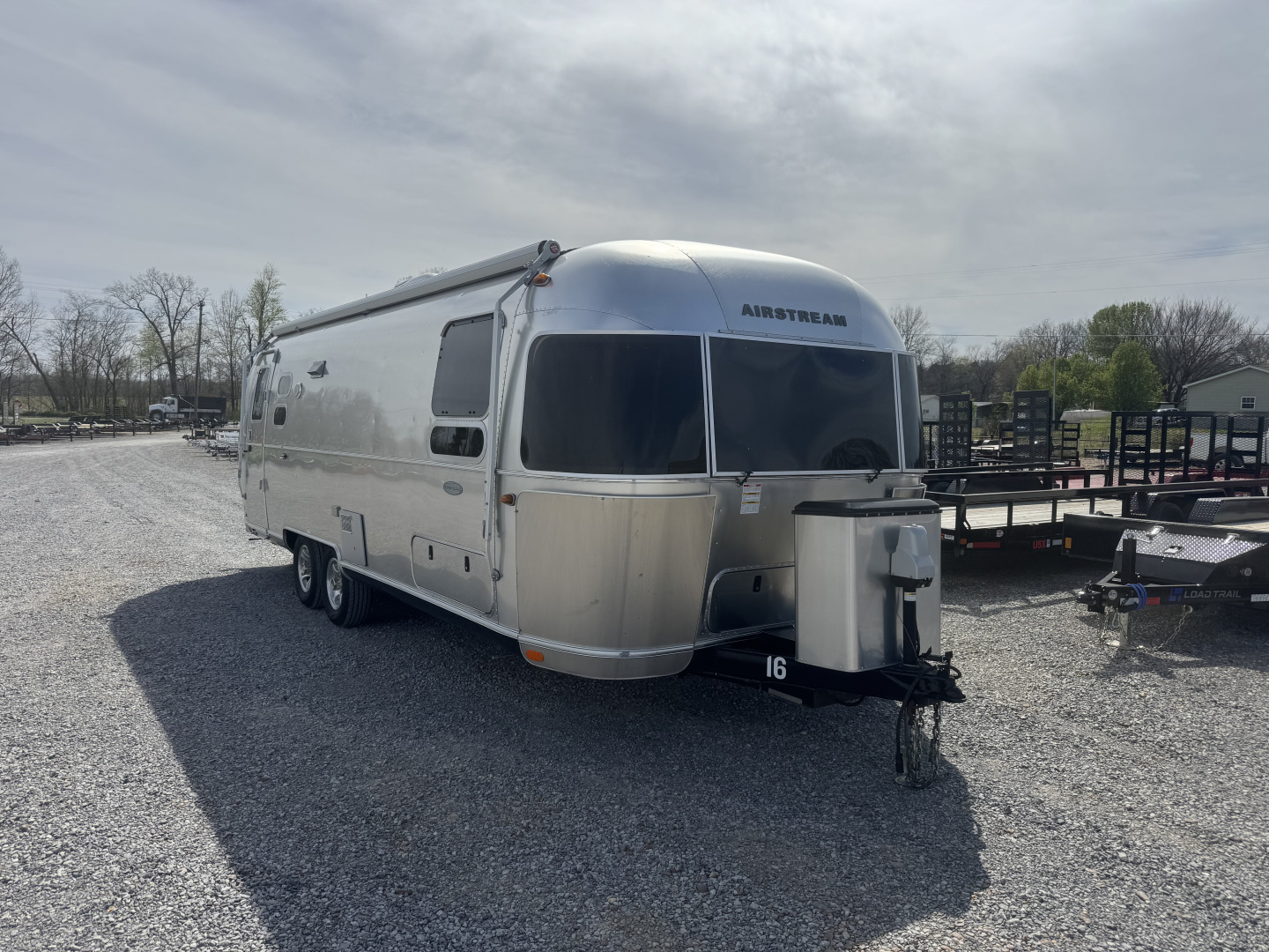 Used 2018 Airstream Flying Cloud 27FB Travel Trailer