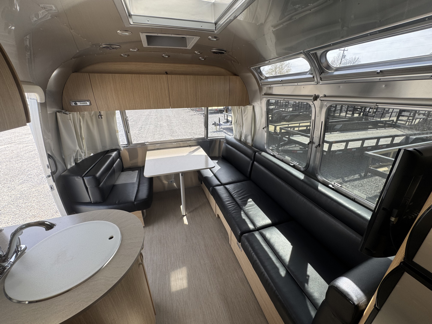 Used 2018 Airstream Flying Cloud 27FB Travel Trailer