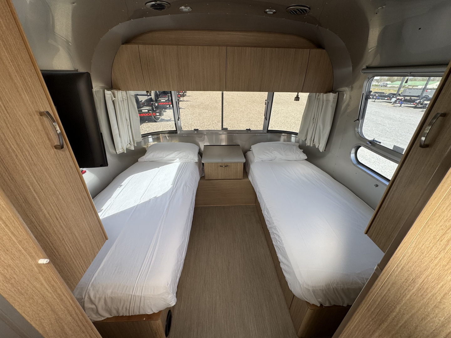 Used 2018 Airstream Flying Cloud 27FB Travel Trailer