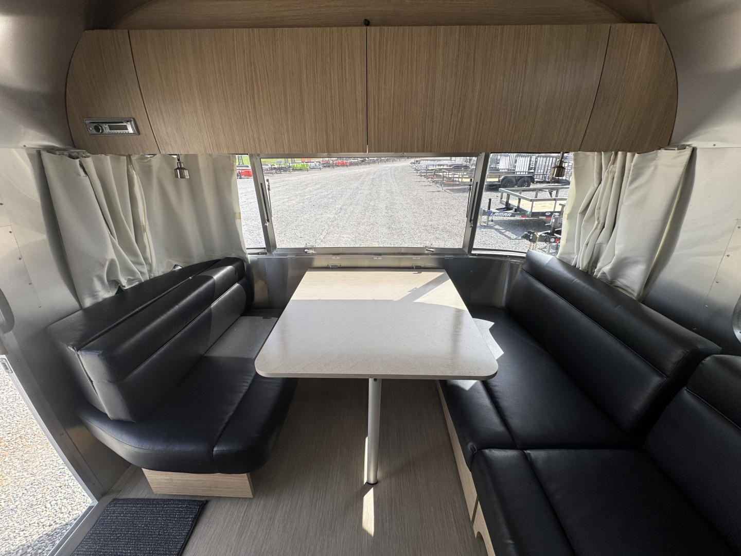 Used 2018 Airstream Flying Cloud 27FB Travel Trailer