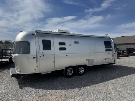 Used 2018 Airstream Flying Cloud 27FB Travel Trailer