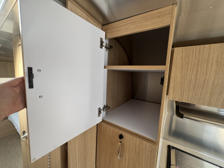 Used 2018 Airstream Flying Cloud 27FB Travel Trailer