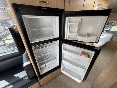 Used 2018 Airstream Flying Cloud 27FB Travel Trailer