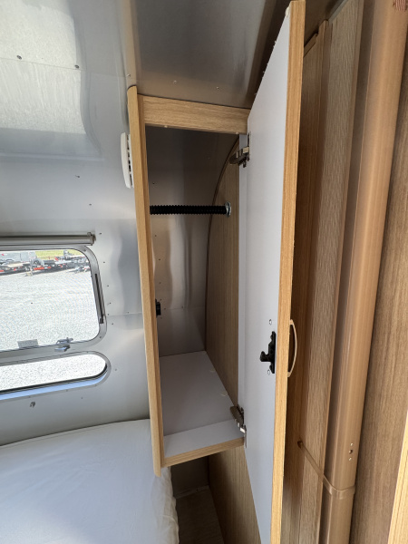 Used 2018 Airstream Flying Cloud 27FB Travel Trailer