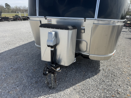 Used 2018 Airstream Flying Cloud 27FB Travel Trailer