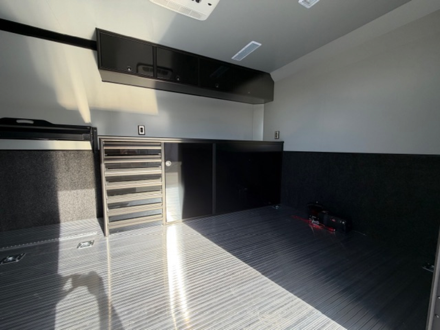 New In-Tech Lite 8.5x32 Race Trailer-18K - White W/ Black Trim RS Cabinet, Winch & WW Cabinet