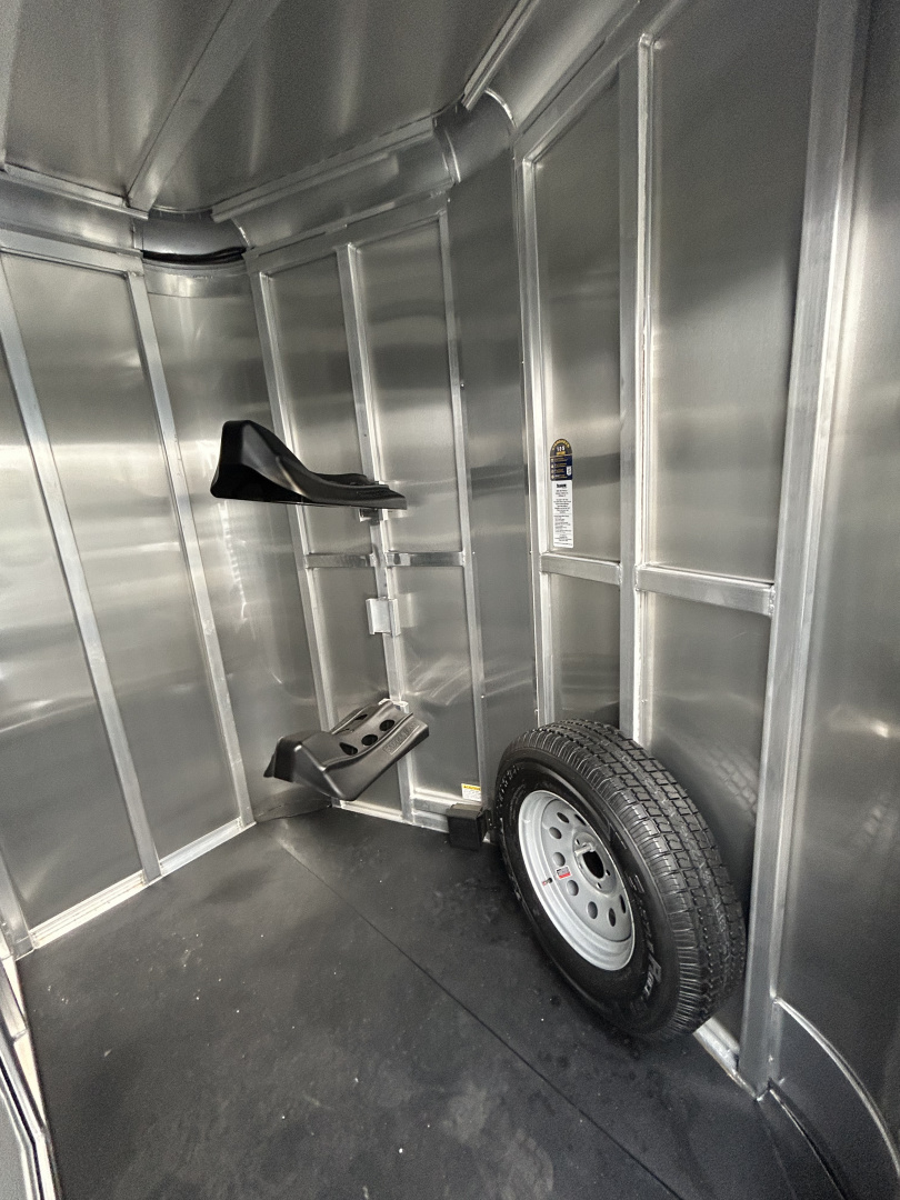 New 2026 Shadow 2 Horse Straight Load Horse Trailer