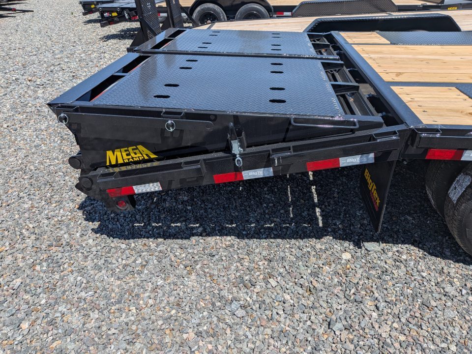 New 2026 Big Tex Trailers 20+5 22PH Over Deck Pintle w/ Mega Ramps Equipment Trailer *Take an additional $400 off with an instant rebate thru 5/31