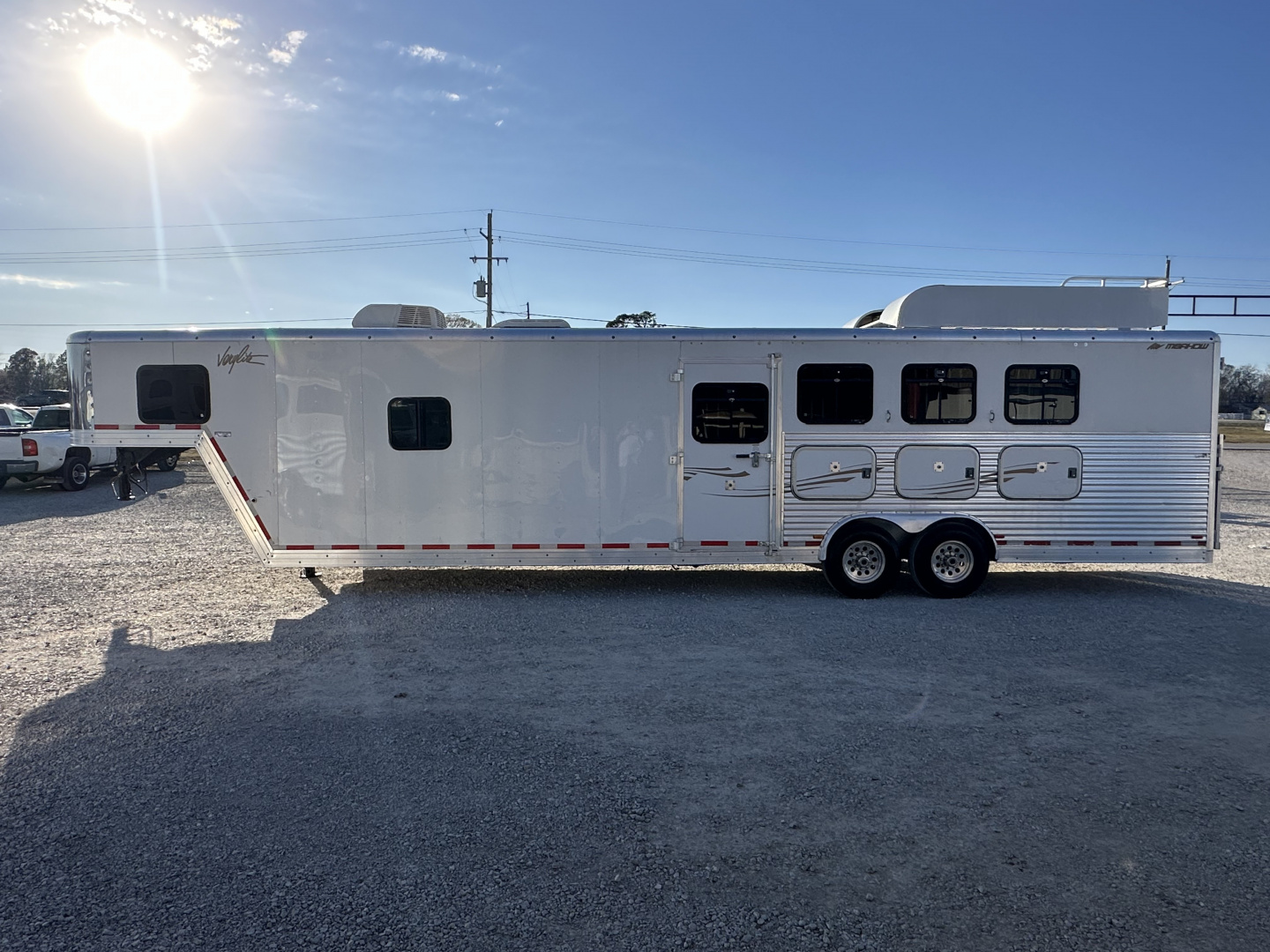 Used 2004 Merhow 4 Horse Gooseneck With Mid Tack Horse Trailer
