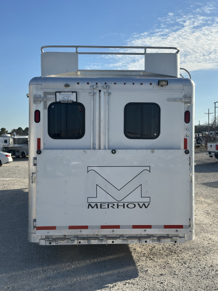 Used 2004 Merhow 4 Horse Gooseneck With Mid Tack Horse Trailer