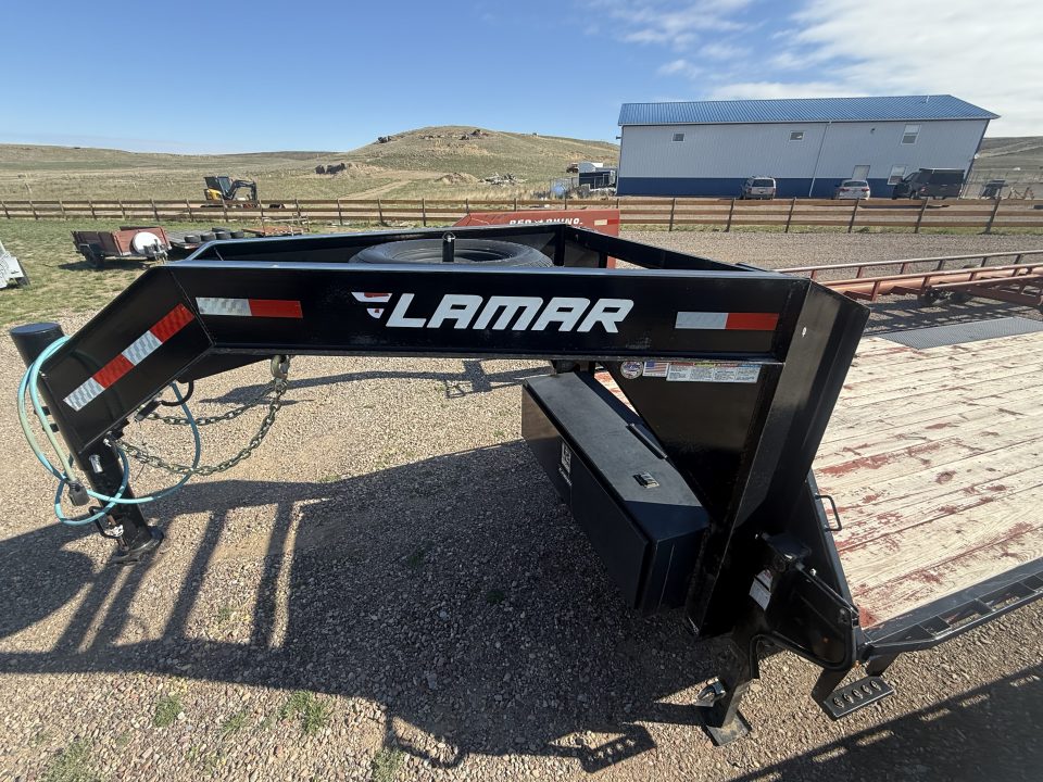 Used 2020 Lamar GN Deckover Trailer 24', 14K