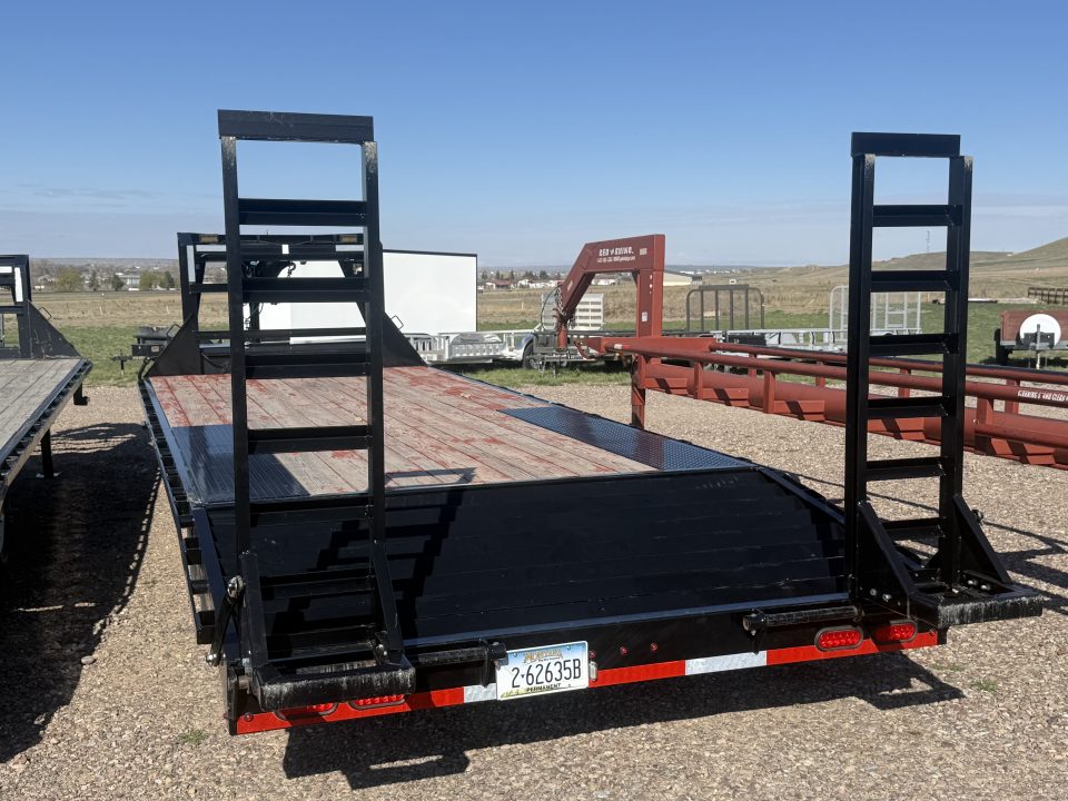 Used 2020 Lamar GN Deckover Trailer 24', 14K