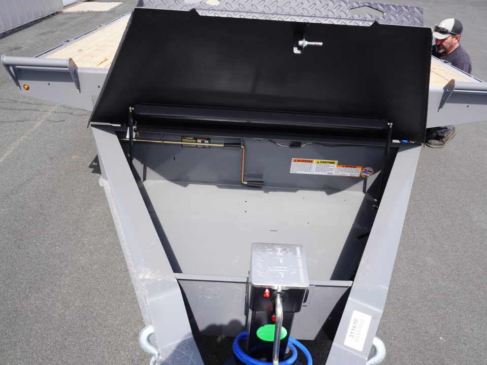New 2026 Diamond C Trailers DET207 22ft Deckover Tilt Trailer