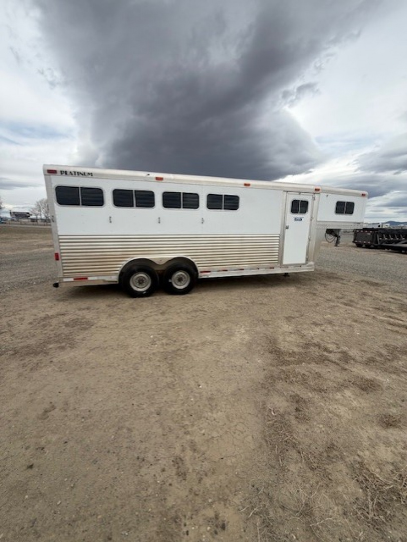 Used 2005 Platinum 4H Horse Trailer