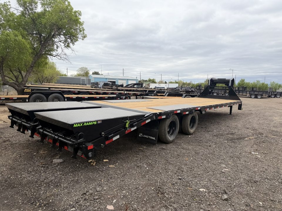 New 2026 Load Trail 8.5-32 Tandem Dual Gooseneck Deckover Equipment Hauler 24K GVWR