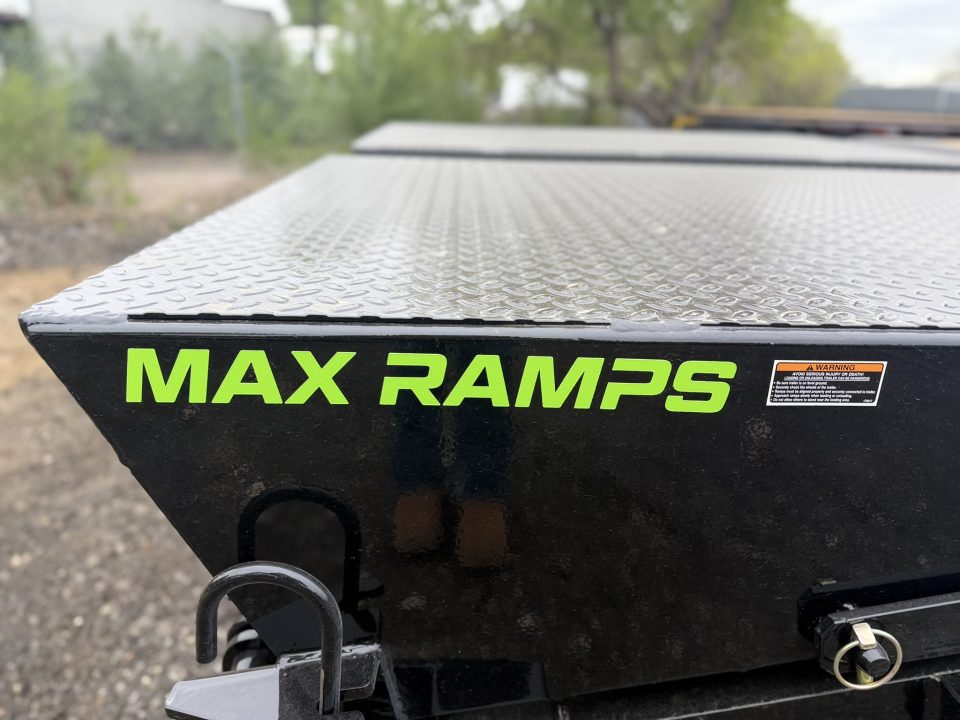 New 2026 Load Trail 8.5-32 Tandem Dual Gooseneck Deckover Equipment Hauler 24K GVWR