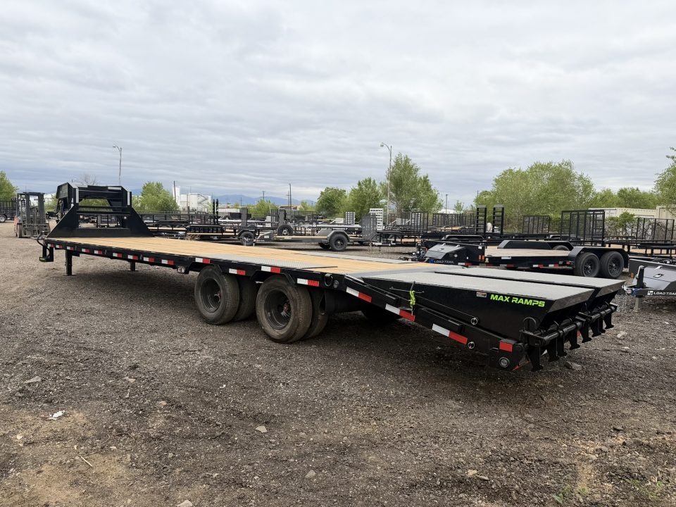 New 2026 Load Trail 8.5-32 Tandem Dual Gooseneck Deckover Equipment Hauler 24K GVWR