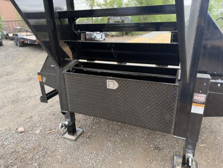 New 2026 Load Trail 8.5-32 Tandem Dual Gooseneck Deckover Equipment Hauler 24K GVWR