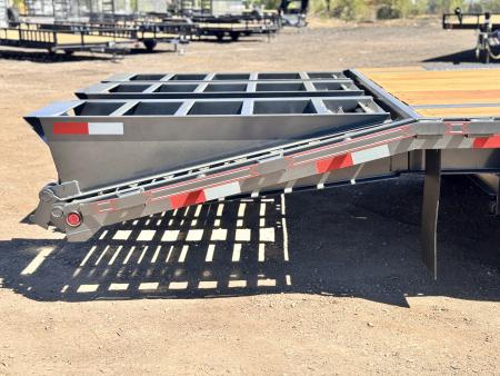 New 2026 Diamond T 8.5-25 Gooseneck Deckover Equipment Hauler 16K GVWR