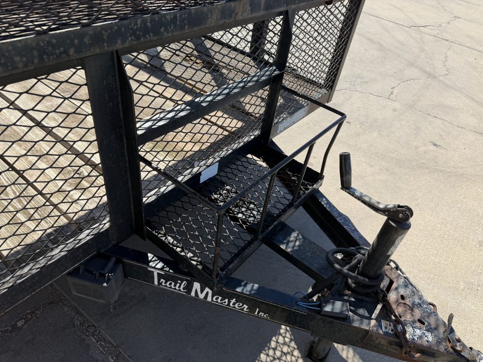 Used #146177 USED 2007 TRAIL MASTER 18 X 83 TANDEM AXLE 7K LANDSCAPE TRAILER
