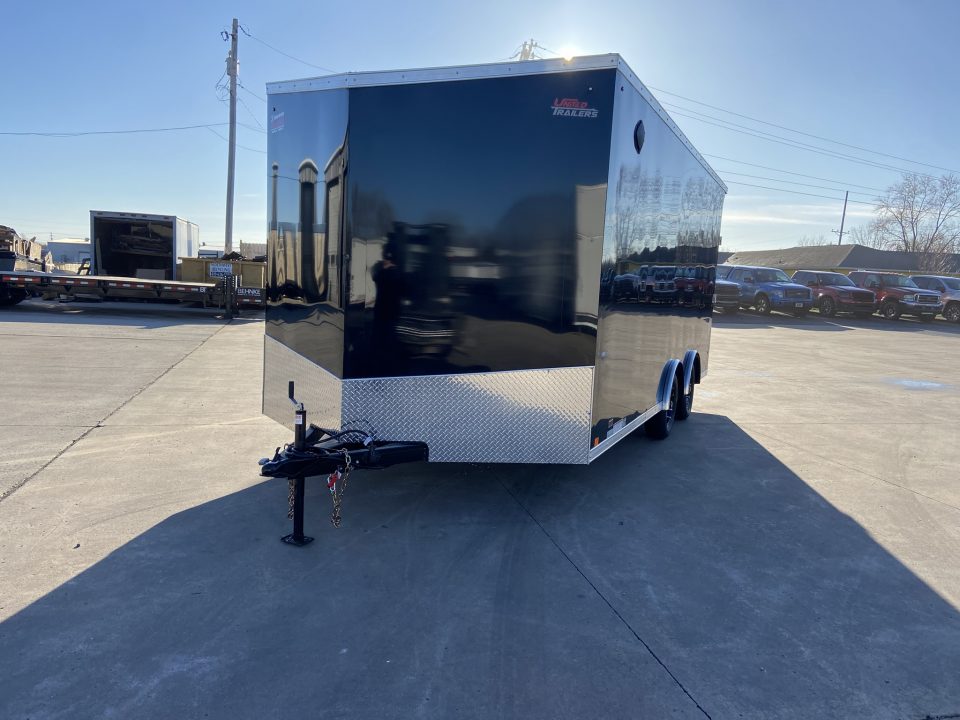 New United UJ-8.5X18 Enclosed Trailer