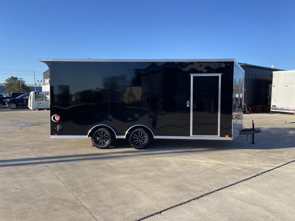 New United UJ-8.5X18 Enclosed Trailer