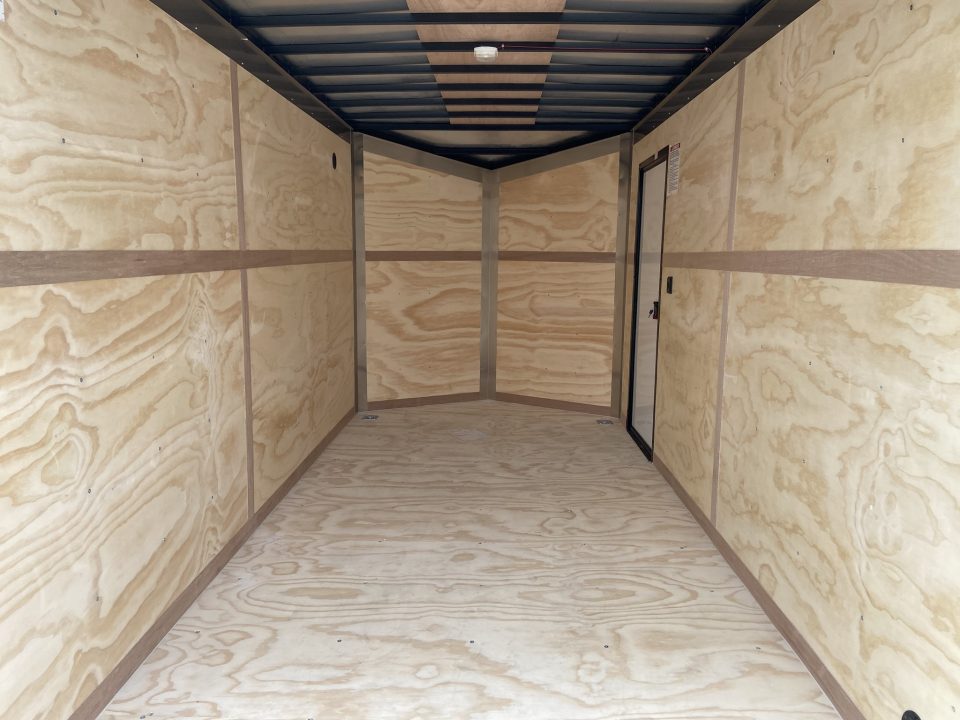 New United UJ-7X14 Enclosed Trailer