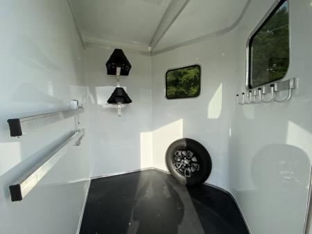 New Homesteader 214FB 2 Horse Direct Load Warmblood Horse Trailer