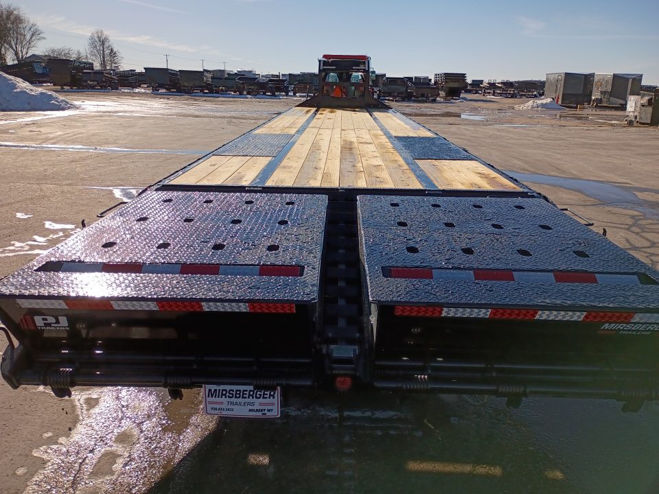 New 2026 PJ Trailers LD402