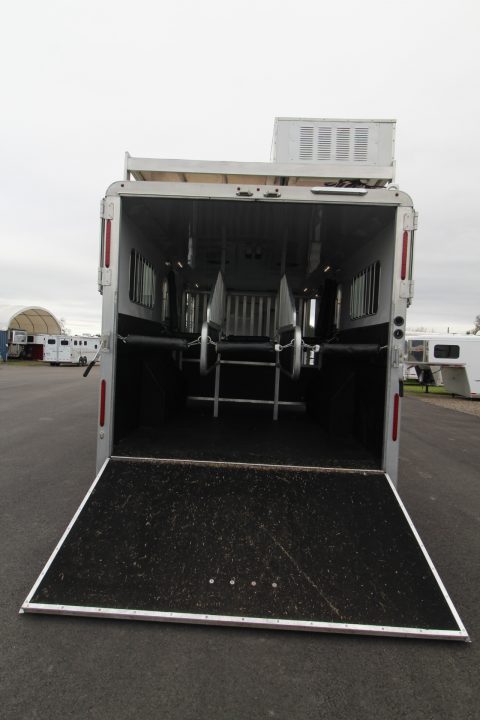 Used 2018 Merhow 8214 LQ - RARE 3+1 or 2+1 or 2 box stalls - w/ side & rear ramp -- BEAUTIFUL INTERIOR