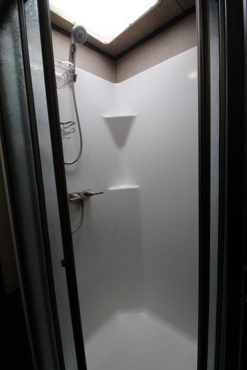 Used 2018 Merhow 8214 LQ - RARE 3+1 or 2+1 or 2 box stalls - w/ side & rear ramp -- BEAUTIFUL INTERIOR