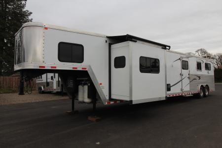 Consignment 2018 Merhow 8214 LQ - RARE 3+1 or 2+1 or 2 box stalls - w/ side & rear ramp -- BEAUTIFUL INTERIOR