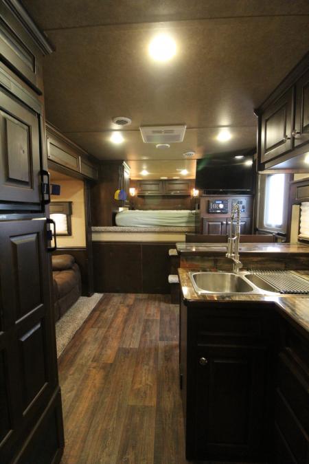 Used 2018 Merhow 8214 LQ - RARE 3+1 or 2+1 or 2 box stalls - w/ side & rear ramp -- BEAUTIFUL INTERIOR