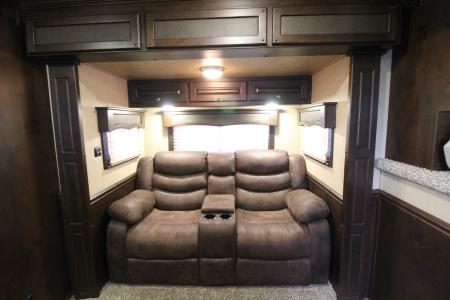 Used 2018 Merhow 8214 LQ - RARE 3+1 or 2+1 or 2 box stalls - w/ side & rear ramp -- BEAUTIFUL INTERIOR