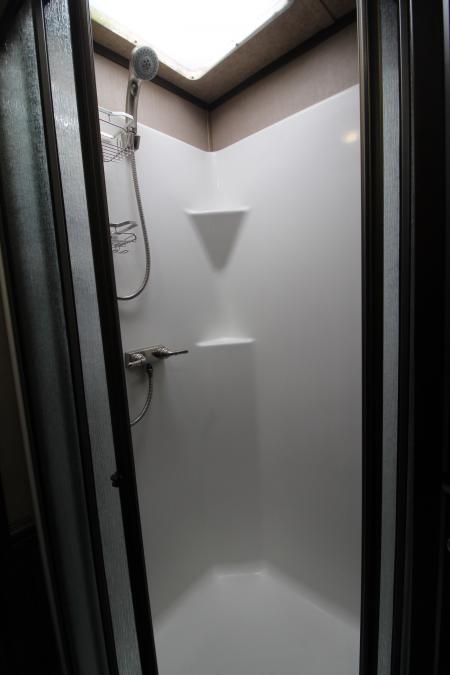 Used 2018 Merhow 8214 LQ - RARE 3+1 or 2+1 or 2 box stalls - w/ side & rear ramp -- BEAUTIFUL INTERIOR