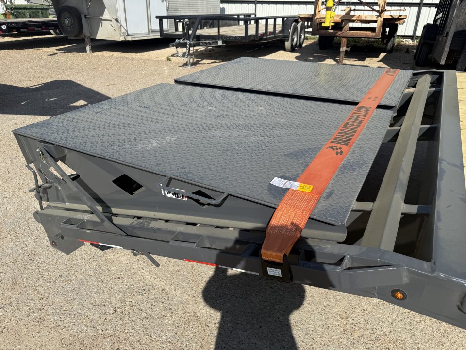 New 2026 Lamar Trailers 102X30 16K Deckover Trailer