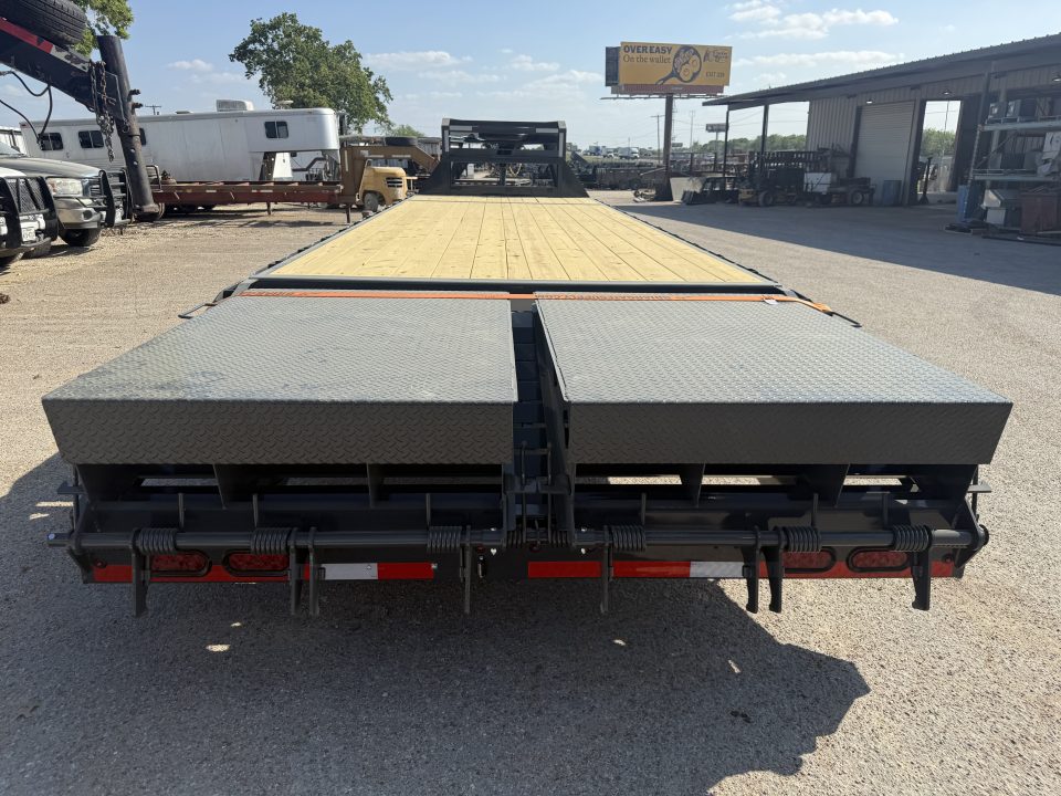 New 2026 Lamar Trailers 102X30 16K Deckover Trailer