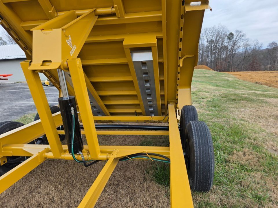New 2026 Iron Bull 14K DWB 83X16 Dump Trailer
