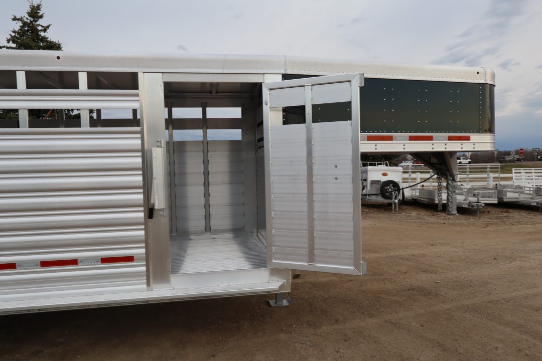 New 2026 Featherlite Trailers 20' Stock / Stock Combo GN Trailer