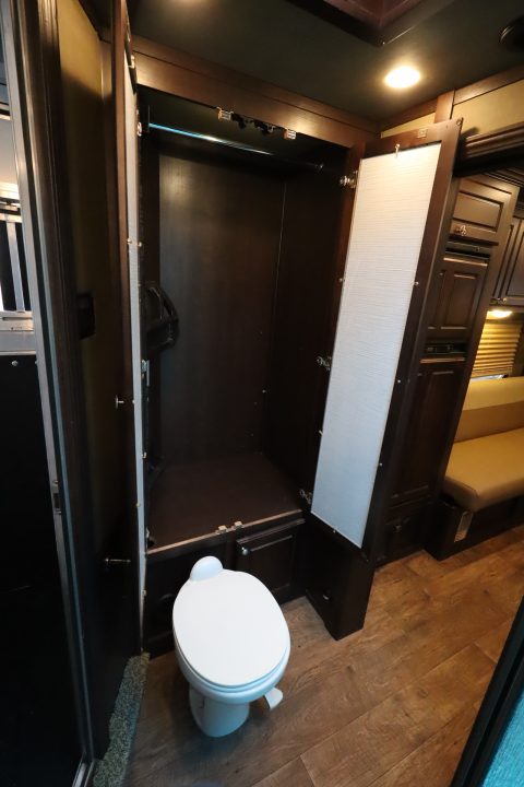 Used 2015 Featherlite Trailers 3 Horse Trailer