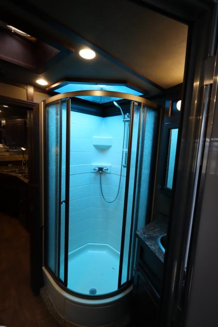Used 2015 Featherlite Trailers 3 Horse Trailer