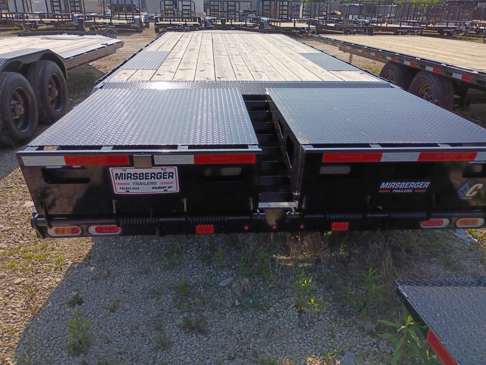 New 2025 Diamond C Trailers DEC207 24X102