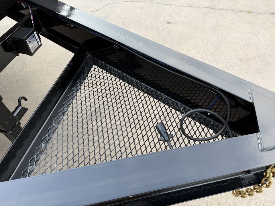 New #037636 2026 DIAMOND T DO160 24 X 102 TANDEM AXLE BUMPER PULL DECKOVER 16K TRAILER W/ MAXX RAMPS & 14 PLY TIRES